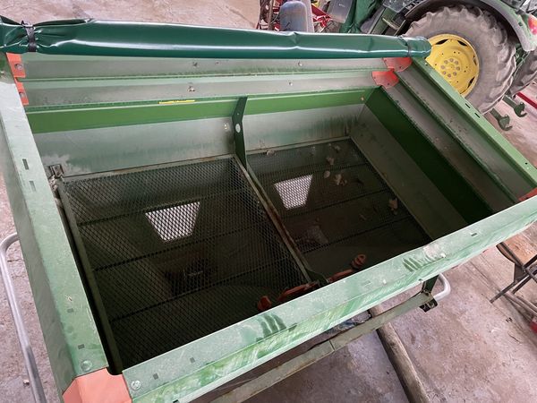 Rolovacia plachta na rozmetadlo